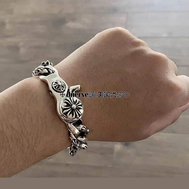 Ch**me He**ts bracelets